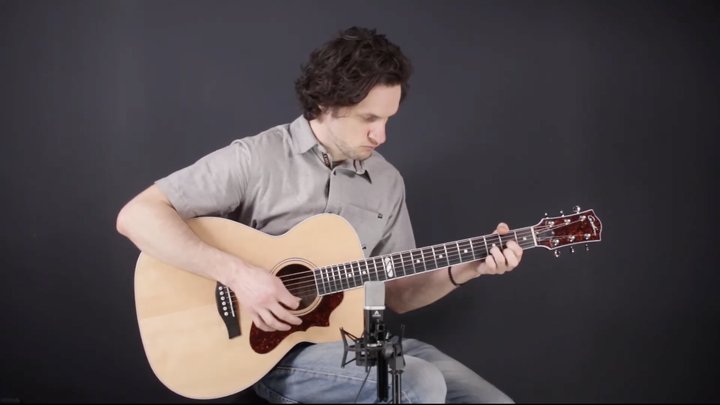 (GFCHN) - Godin Fairmount Concert Hall Natural HG EQ